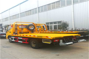 章丘附近拖车救援搭电